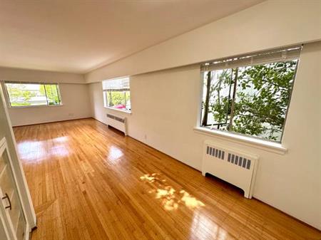 2 Bed/1 Bath Large Updated Suite in Kerrisdale - 1 cat ok