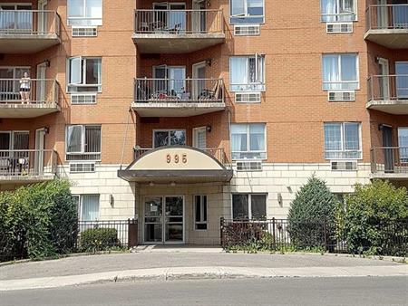 Appartement Saint-Laurent (Montréal) À Louer