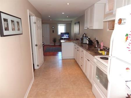 1BR WALKOUT BSMT APT, PET FRIENDLY, SEP ENTRANCE