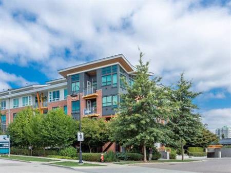 2 bed 2 bath unit in New Westminster