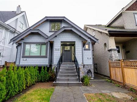 AVAILABLE MARCH 1st 2025 - 2 Bed, 2 Bath Home in Kitsilano