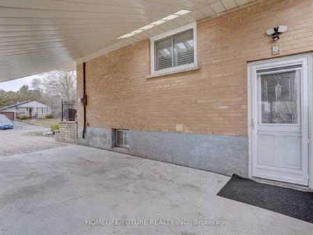 Private Basement apartment! Separate entrance! 1 Bed & 1 Bath!!