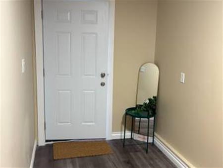 Newly Renovated 2 bedrooms and 1 bathroom