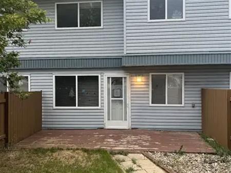 3 bedroom townhouse for rent in west end $2200 included utilities except electri | 18 - 18305 89 Avenue Northwest, Edmonton