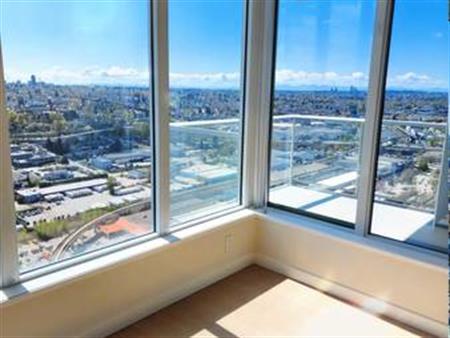 Luxury 2BR/1BA Condo on 39th Floor at Gilmore Place, Burnaby