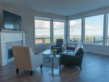 3 Bedroom + 2 Bathroom Fully Furnished Rental Available Now in Colwood