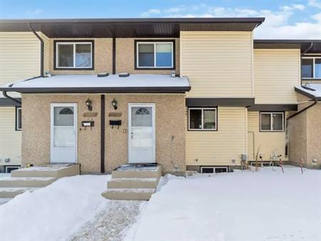 Home Sweet Home in Klarvatten - Townhouse Rental Opportunity! | 3235 142 Avenue Northwest, Edmonton