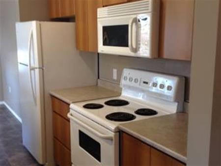 2 bed/1bath on 2nd floor - available now