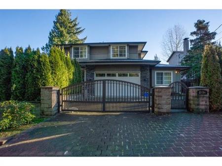 Amazing ground floor unit in the heart of Lynn Valley