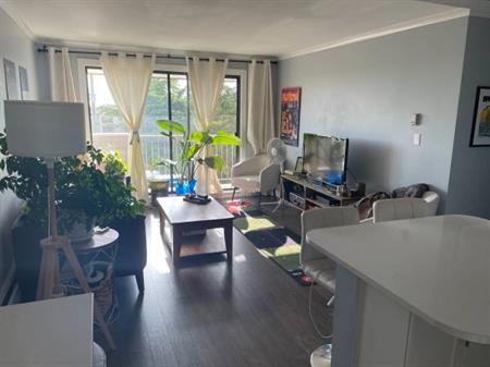 FURNISHED 1 BED 1 BATH - CENTRAL LONSDALE