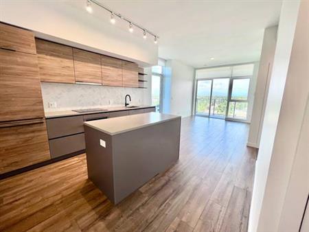 STUNNING, ONE OF A KIND 1 Bedroom + Den in University District