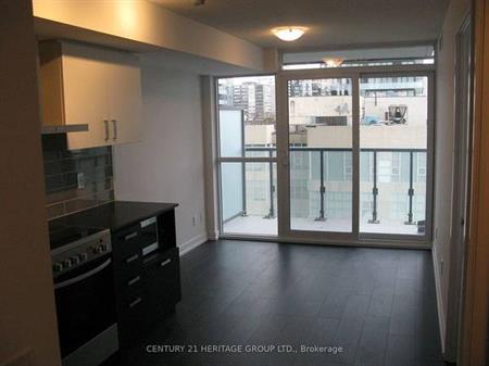 Yonge/Eglinton-Freshly Painted Bright 1Bd+Den w Locker