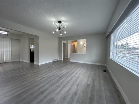 North Delta Upper Level of House for Rent 3 Bedrooms, 1.5 Bathrooms | 7109 116 Street, Delta