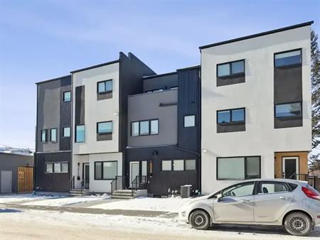 Unique Townhouse For Rent Mount Pleasant | 2015 5 Street Northwest, Calgary