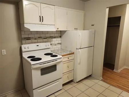 Spacious, Cozy, one bedroom one bathroom Apartment  in Sunalta for rent | Calgary