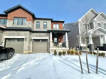 3 BED + 2.5 BATH TOWNHOUSE NIAGARA FALLS | 8273 Tulip Tree Drive, Niagara Falls