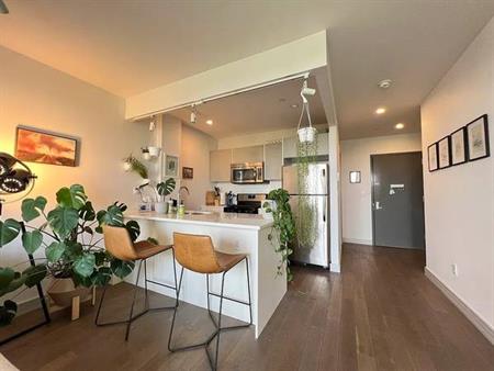 1 BR Upper Suite/Quiet Neighborhood/Minutes from Community Center/UBC