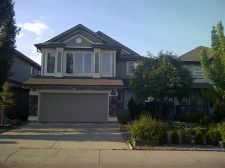 House in Rutherford, 3 Bed 2.5 Bath updated flooring and appliances