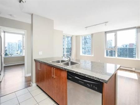 1/bd 1/ba, In-Suite Laundry, Spacious Balconies and Patios