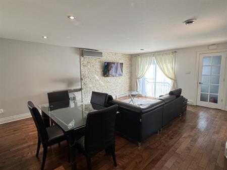 Spacieux Condo 4 1/2 - à Voir !!