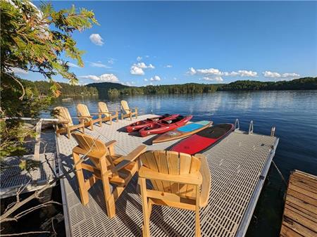 Stunning, spacious and serene lakefront cottage!