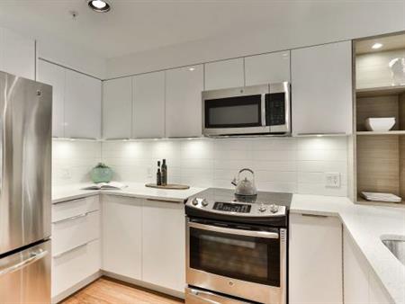 1 BD, Double-gated underground parking, Dishwasher