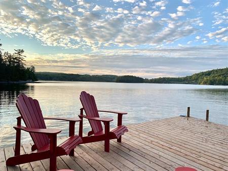 Rockpoint Cottage on Beautiful Lac McGregor