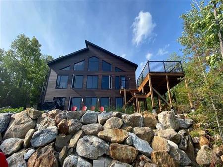 NEW! Lakefront Paradise: Spacious 5-Bedroom Retreat with Hot Tub Bliss