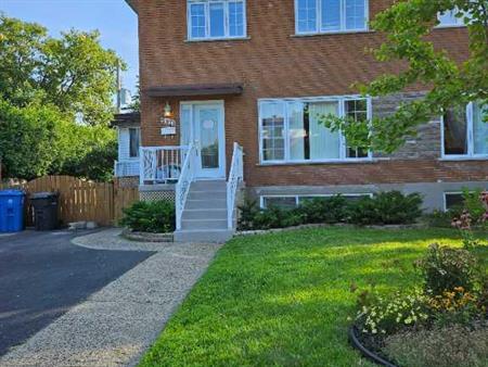 MAISON À LOUER LONGUEUIL 3 CHAMBRES 1ER MAI 2025