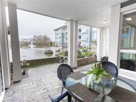 2 bed and 1 den apartment in Steveston South