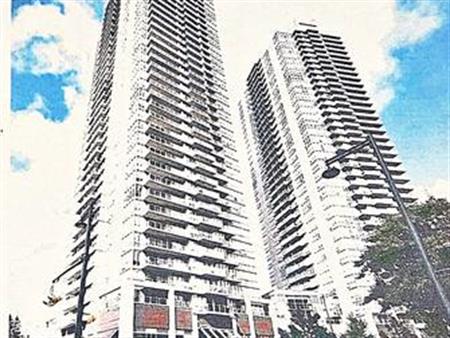 ****EXECUTIVE HIGH-RISE CONDO **** FURNISHED or UNFURNISHED