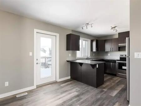 Ravine Park Townhomes | 401 Athabasca Avenue, Fort McMurray