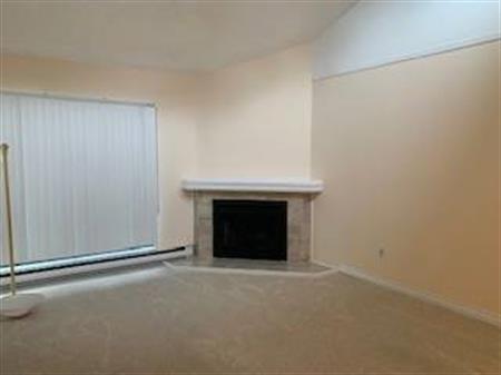 Large 2 Bedroom Condo Unit on top floor - Richmond