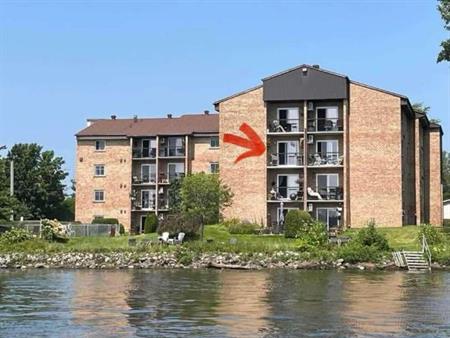 Logement à louer 4 et demi sur le bord du lac Magog