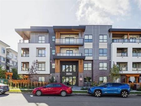 2 BR 2 Bath plus Den new condo in Willoughby Langley