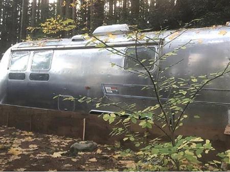 Land Yacht Airstream - 30 Day Term & Long Term