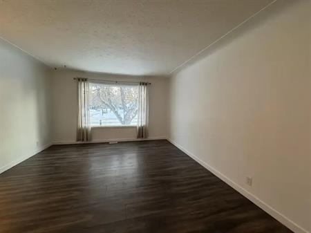 LOCATION LOCATION LOCATION - Main floor bungalow in McQueen | Edmonton