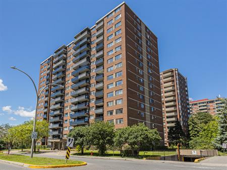 755 Montpellier | 755 Montpellier, Saint-Laurent Montreal