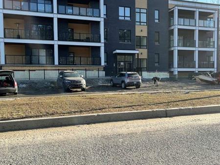 LUXUEUX CONDO 5½ À BLAINVILLE - DISPONIBLE EN JUILLET