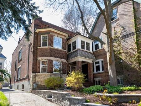 3 BEDROOM, MAIN FLOOR - RONCESVALLES/HIGH PARK – EXCEPTIONALLY LARGE,