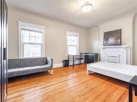 Tired Of Living In Shoe-Box Sized Condos - See What This Upper Level Apartment Can Offer | 984 Dundas Street West, Toronto