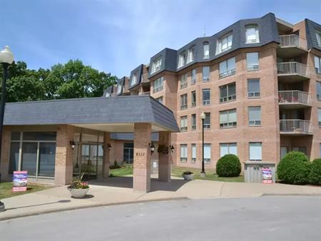 LUXURIOUS CONDO PRESTIGIOUS MOUNT CARMEL | 8111 Forest Glen Drive, Niagara Falls