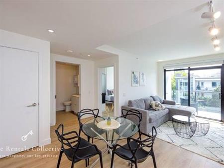 Stylish 1-Bedroom Fully Furnished Unit in Lower Lonsdale