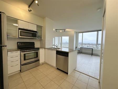 1Bed 1Bath + Den Sub-Penthouse with Stunning View