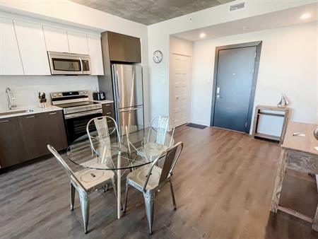 2 Bedroom - 11202 Cavendish Boulevard, Montréal