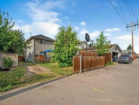 Close to Stoney and 17 ave | Calgary