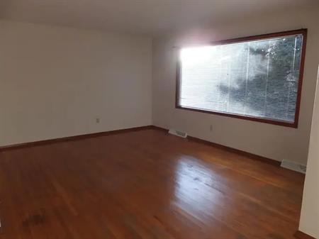 Unfurnished Duplex, 3Bdr, with Full Basement | Calgary