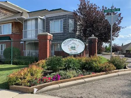 BRIGHT 55+ ADULT LIVING CONDO IN SIGNAL HILL | 3212 Sienna Park Green SW, Calgary