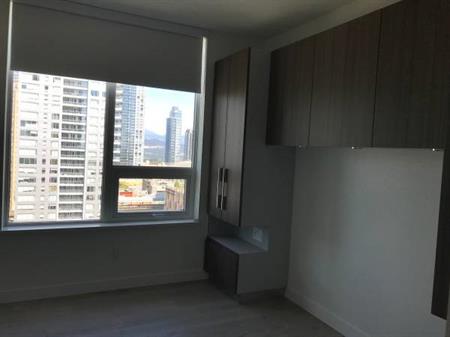 Two Bedrooms Apartment Near Metrotown