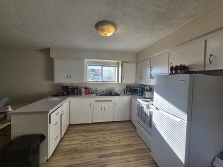 Spacious 2-Bedroom Apartment in the Heart of Sooke